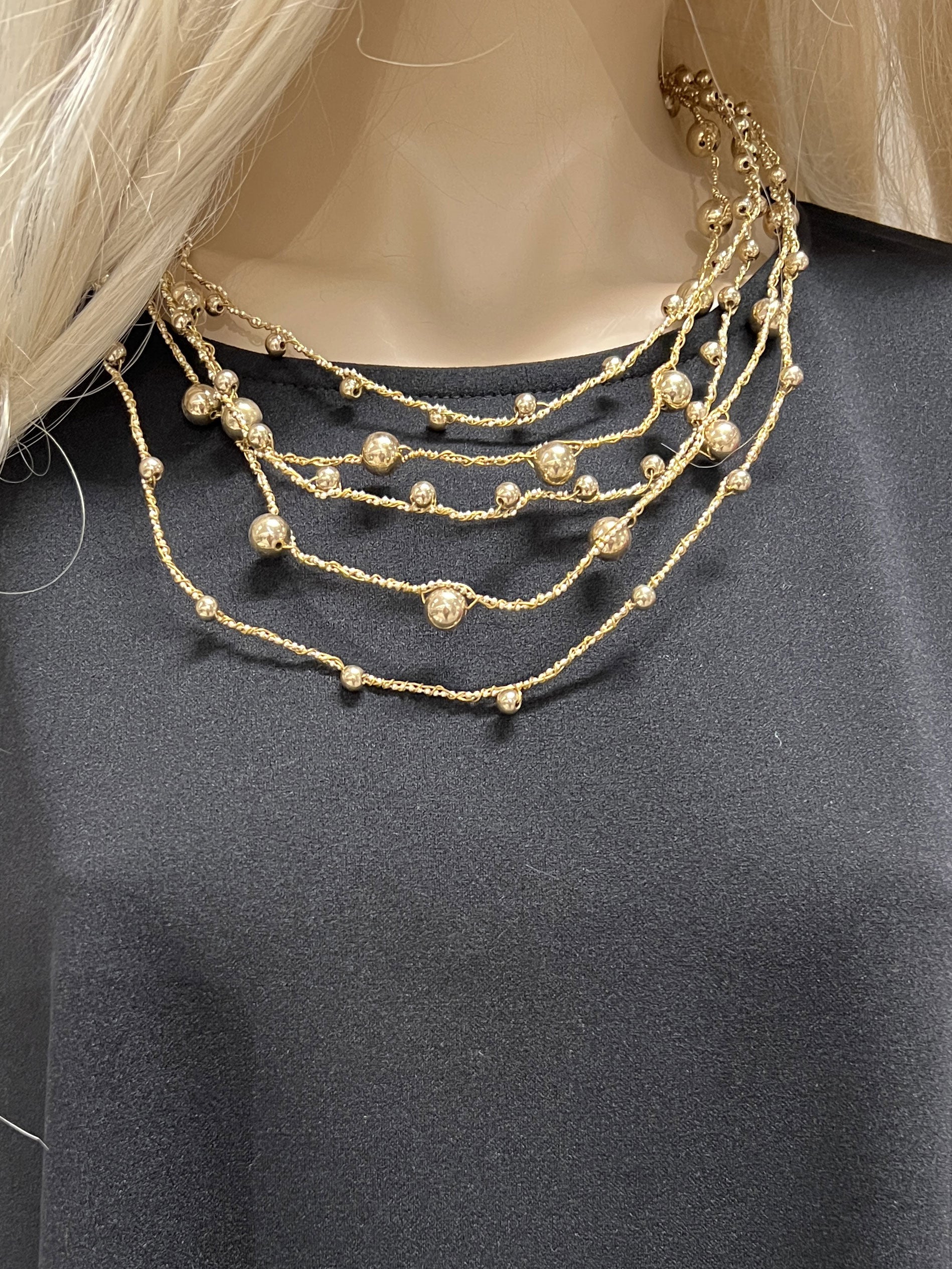 Cosima - Guld halskæde med guldperler på